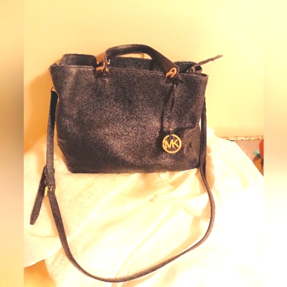 Michael Kors Annabelle Satchel crossbody dark blue pebbled leather
